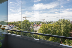 Avarat näkymät yli Portsan puutalojen kattojen